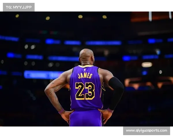 布伦森亚历山大当选月最佳，詹姆斯库里获提名