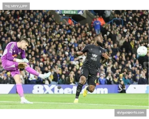 雨战中的坚守:伯恩利门将特拉福德高接低挡化解曼城五次绝佳机会